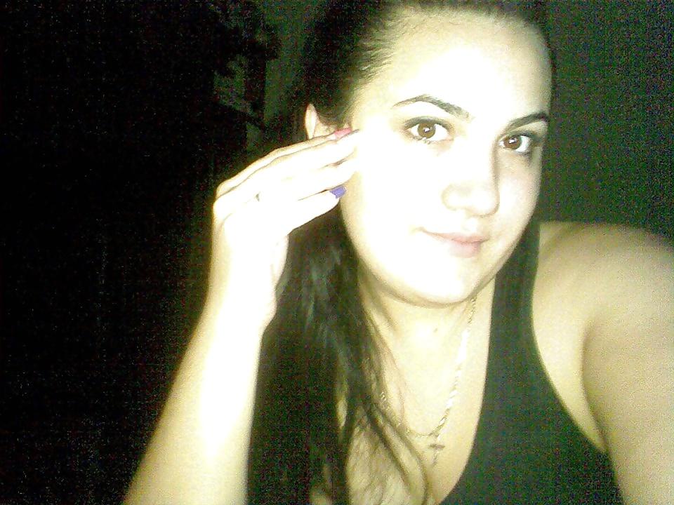 16P Romanain Huge Tits Amateur 13