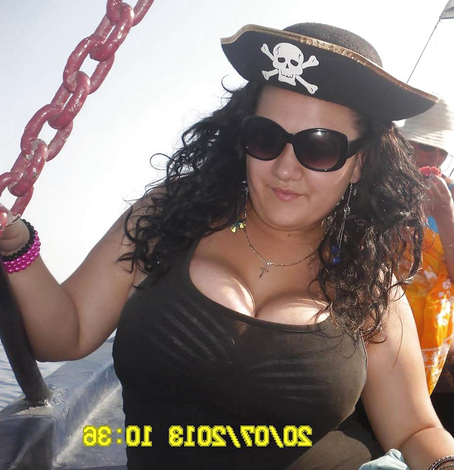 16P Romanain Huge Tits Amateur 13