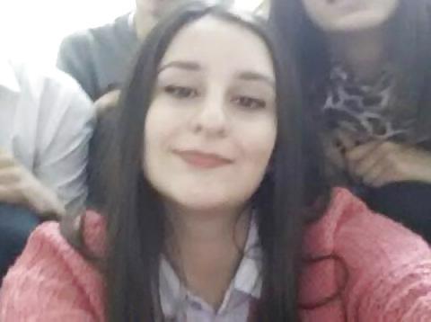 25P Hot brunette teen with nice boobs. Please cum or cock