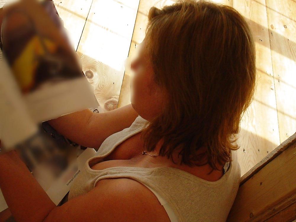 5P Big Busty Mom Downblouse