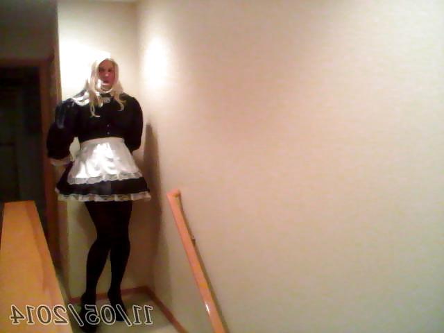 15P Sissy Maid