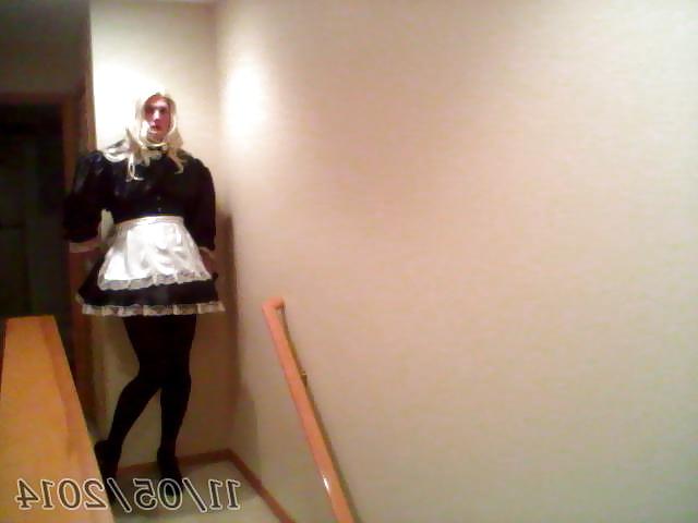 15P Sissy Maid