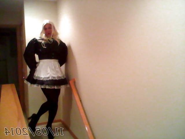 15P Sissy Maid