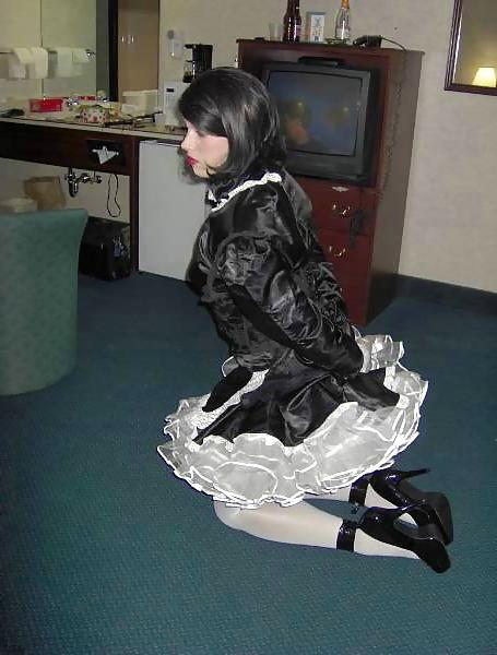 15P Sissy Maid