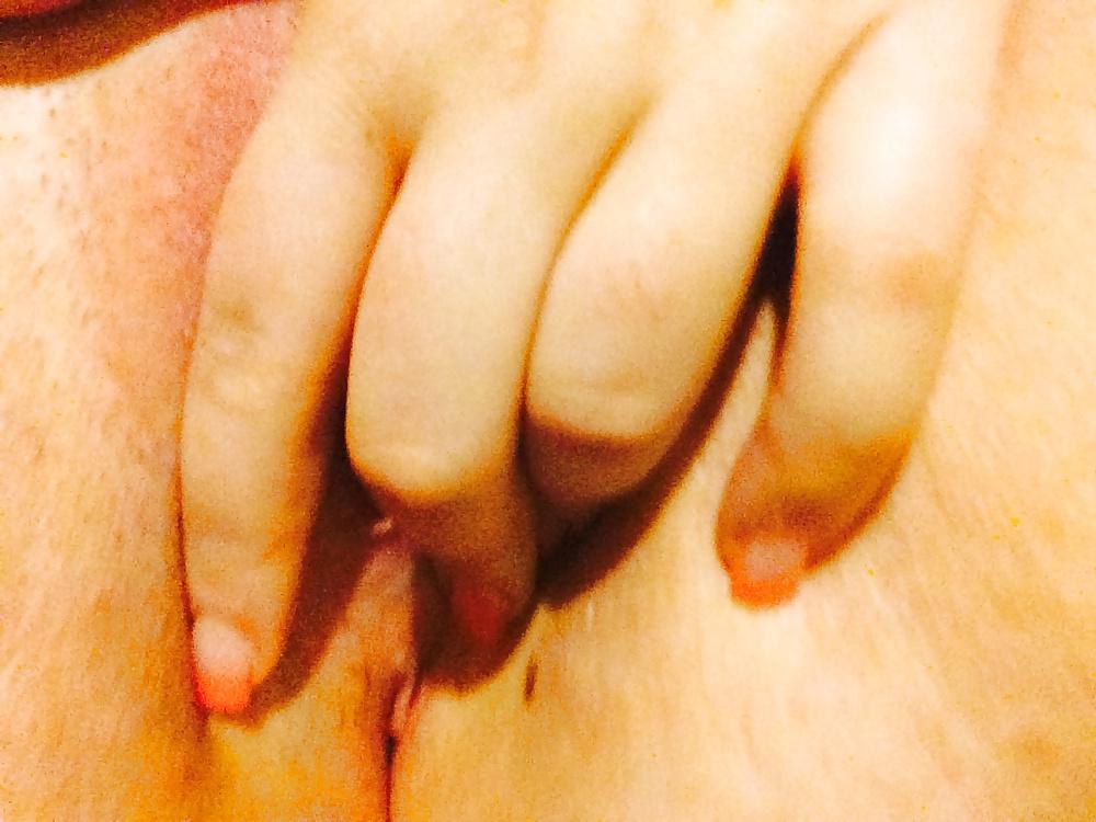 25P 21yr old jenna socks puss anal very tight