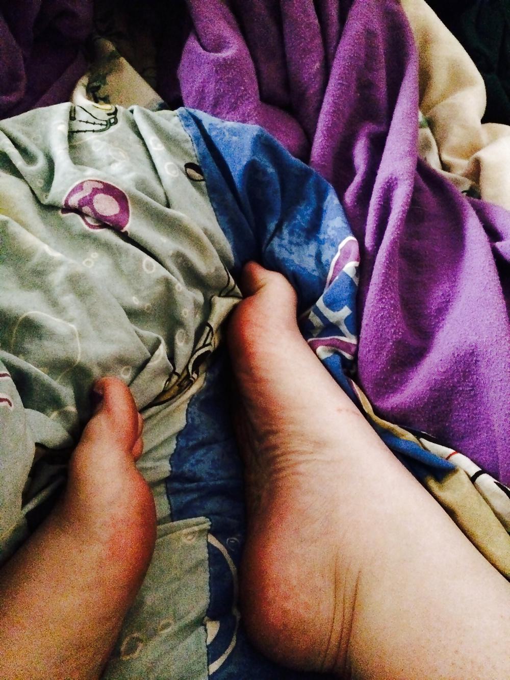 25P 21yr old jenna socks puss anal very tight