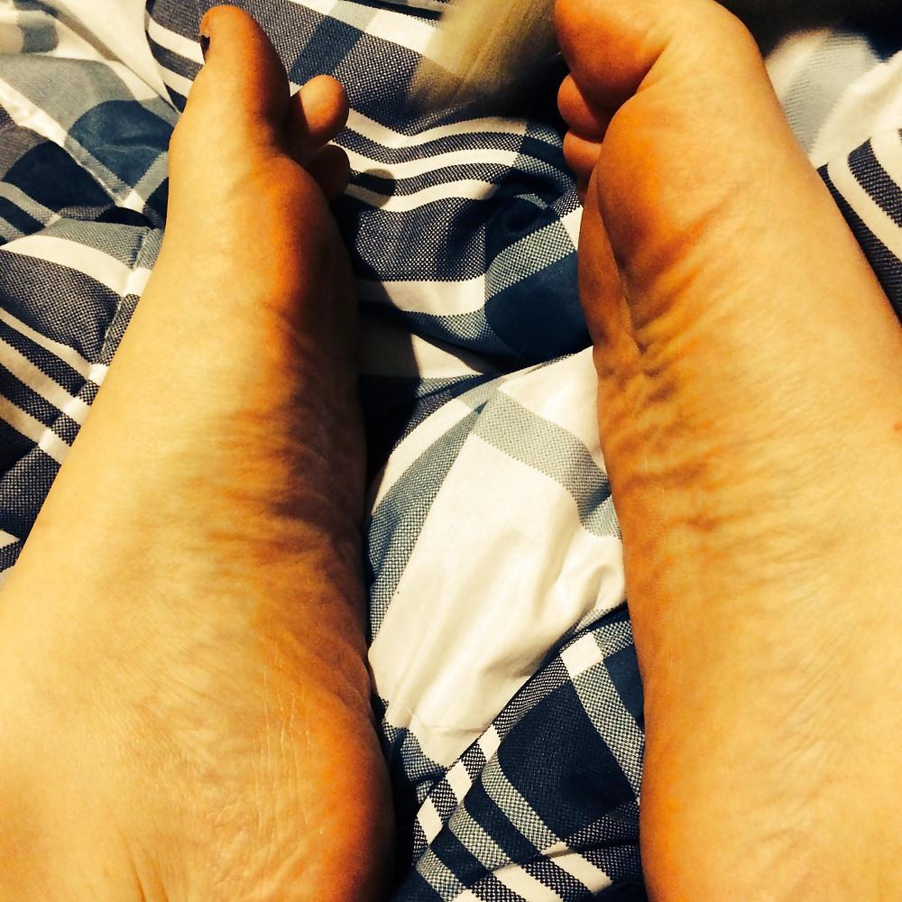 25P 21yr old jenna socks puss anal very tight