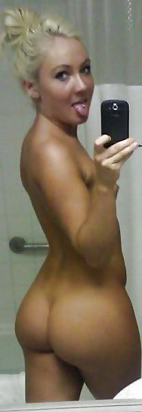 25P Selfie Amateur Babes - vol 105!