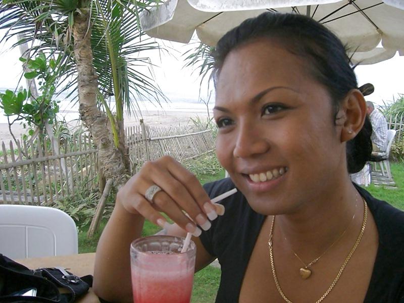 25P Indonesian Ladyboy Fiona