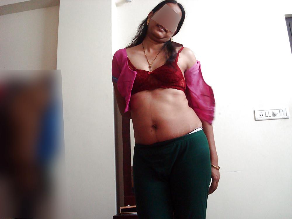 8P Indian Bhabhi 007