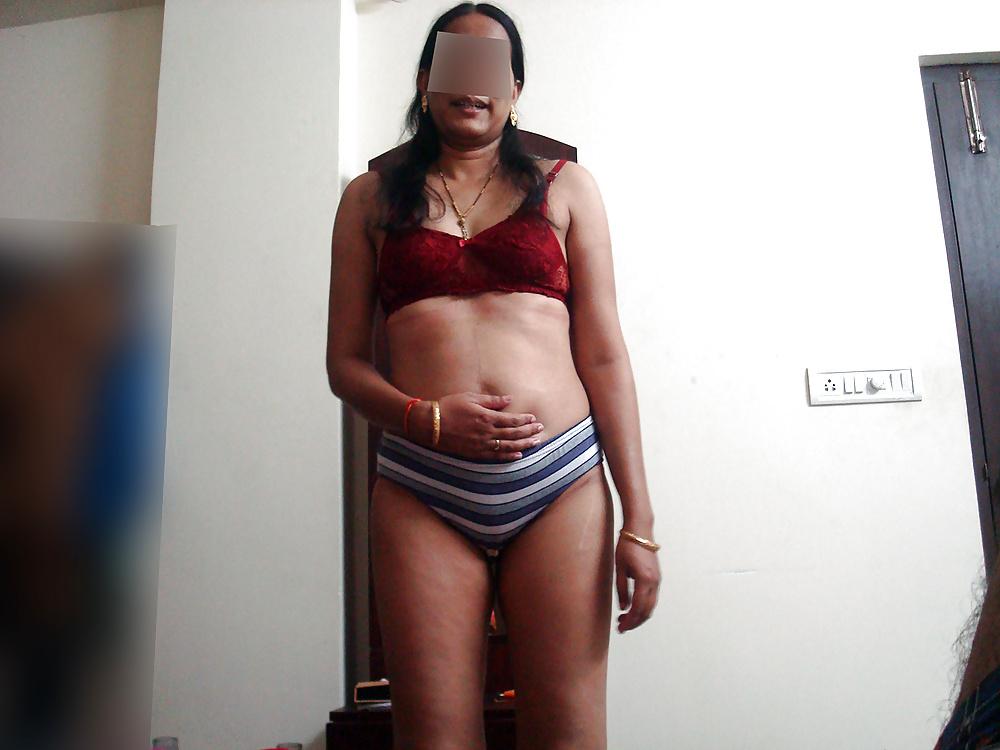 8P Indian Bhabhi 007