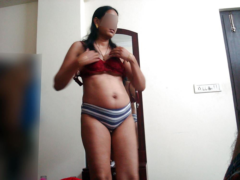 8P Indian Bhabhi 007
