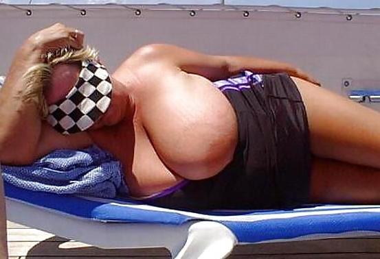 21P Mature women with big boobs