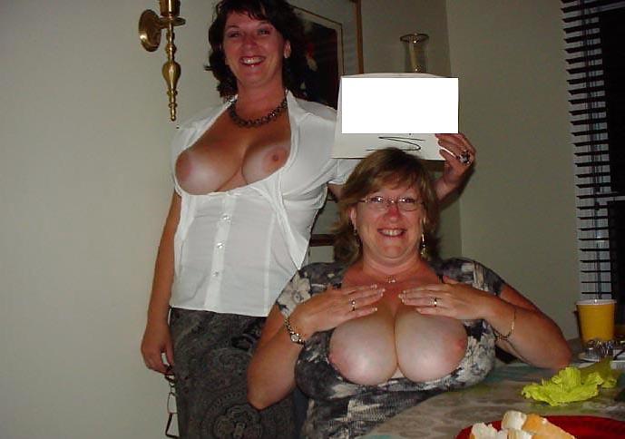 21P Mature women with big boobs