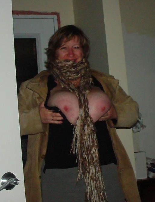 21P Mature women with big boobs