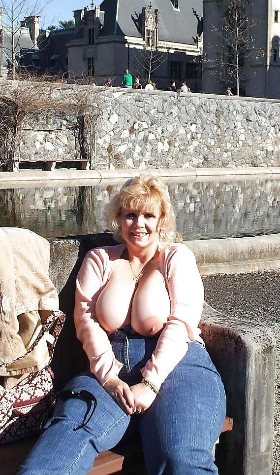 21P Mature women with big boobs