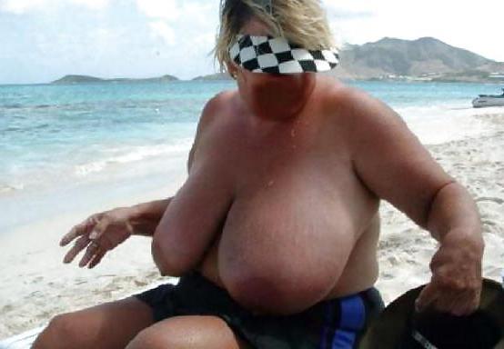 21P Mature women with big boobs