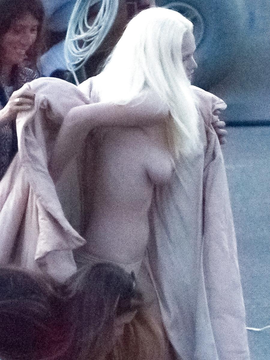 6P Anna Ewer Caught Topless at a Photoshoot
