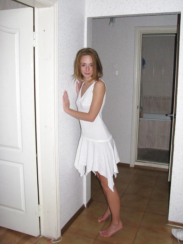 25P Small tits blonde 5190D2
