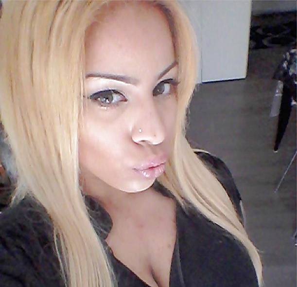 19P Jolie beurette a gros seins