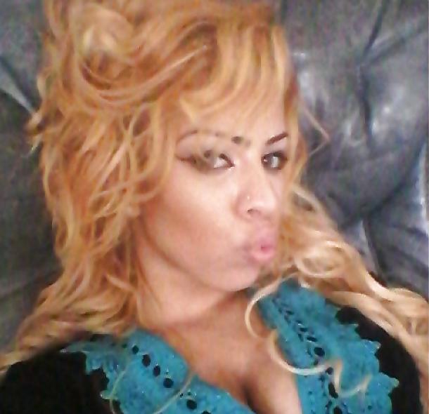 19P Jolie beurette a gros seins