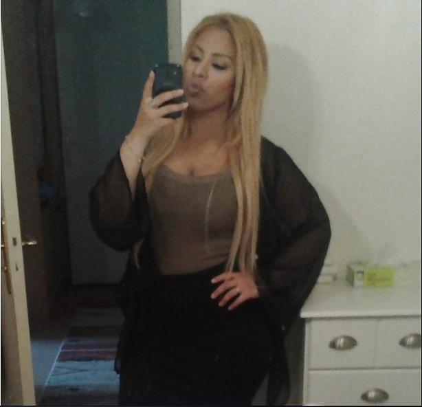 19P Jolie beurette a gros seins