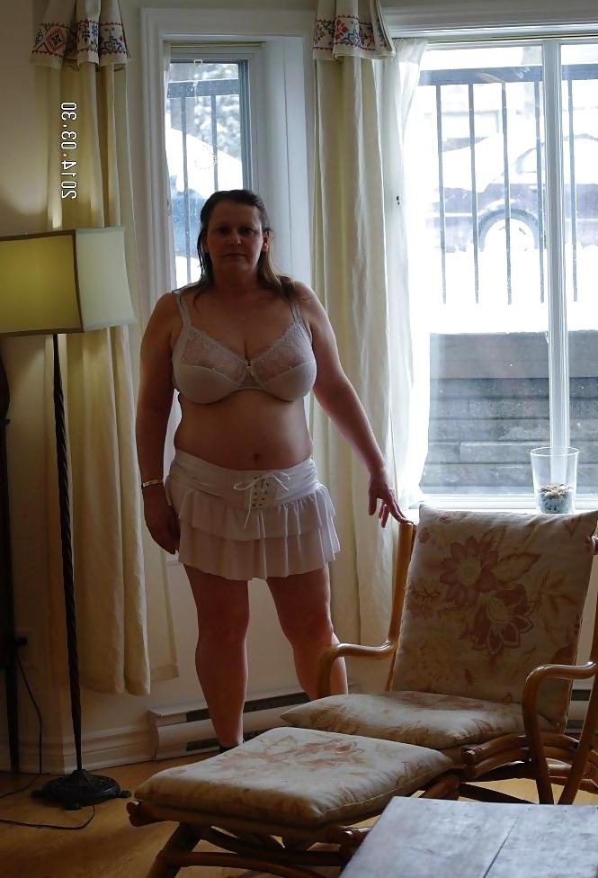 23P Housewife sexy posing for husband