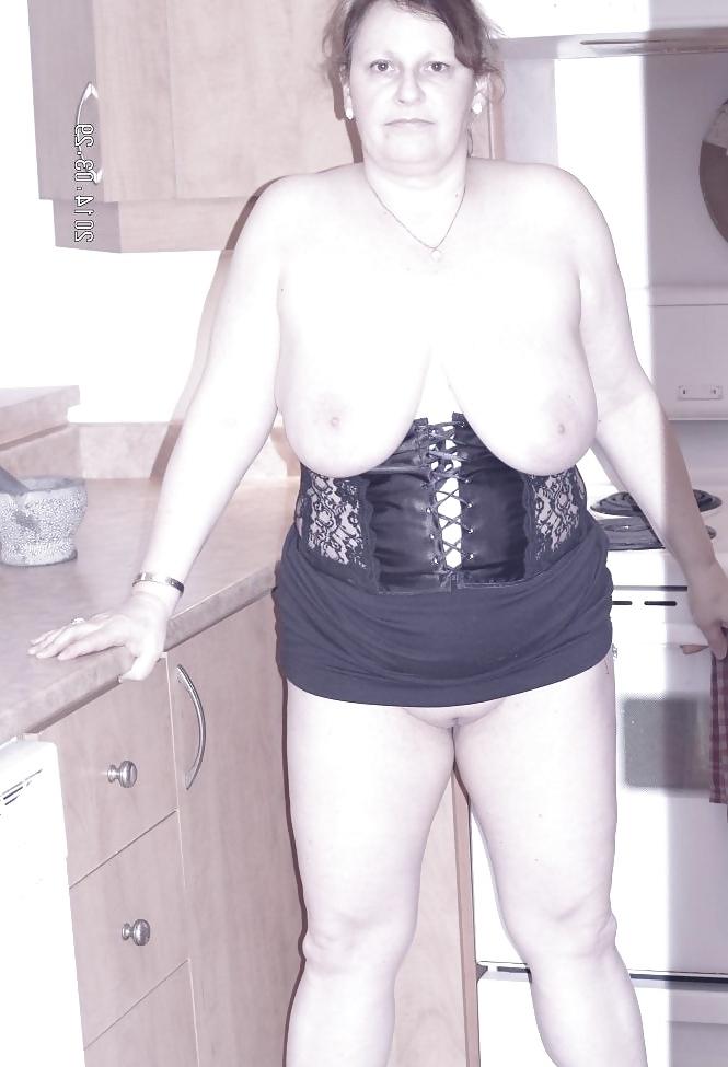 23P Housewife sexy posing for husband