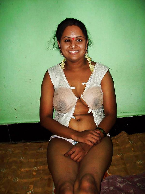 20P Sexy Indian Bhabhis naked 