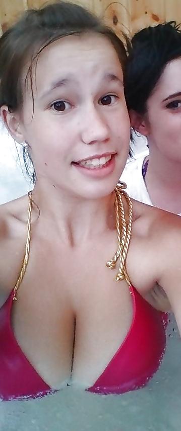 14P Random Hot Teen Babes (Multiple Pictures of Each)