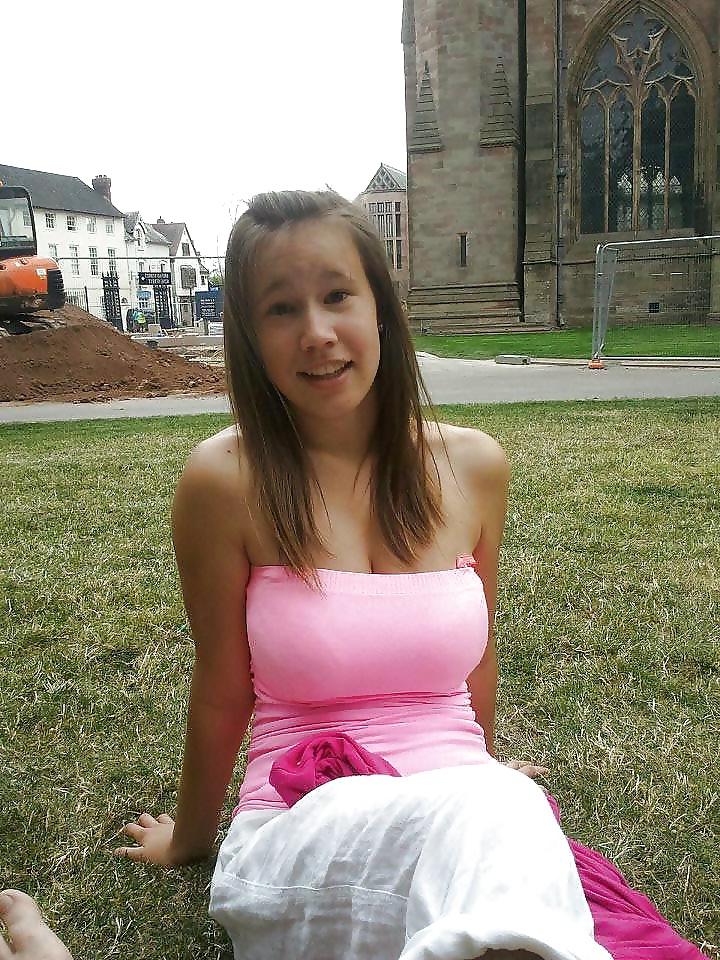 14P Random Hot Teen Babes (Multiple Pictures of Each)