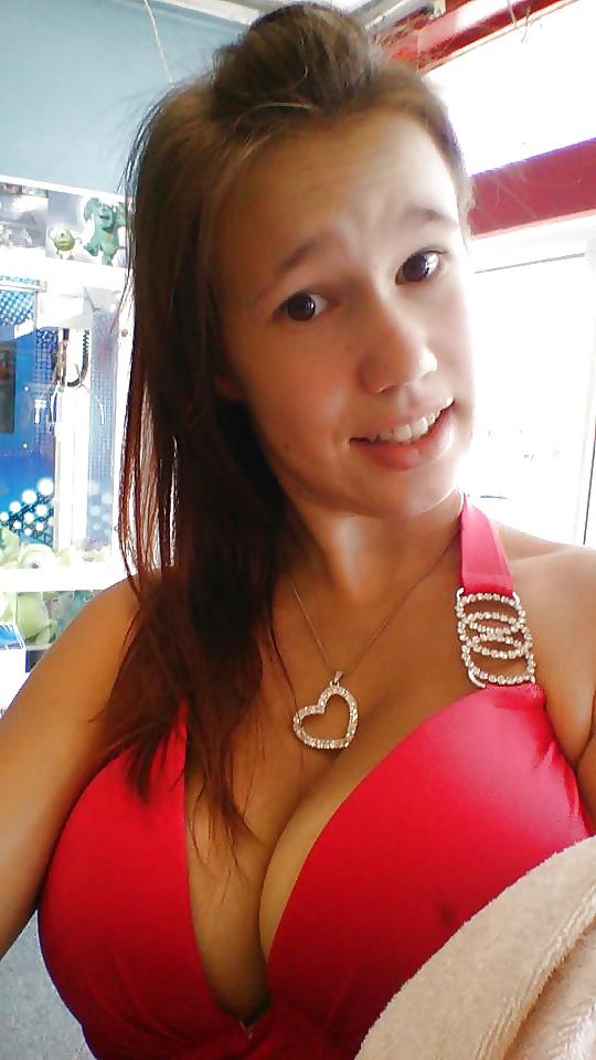 14P Random Hot Teen Babes (Multiple Pictures of Each)