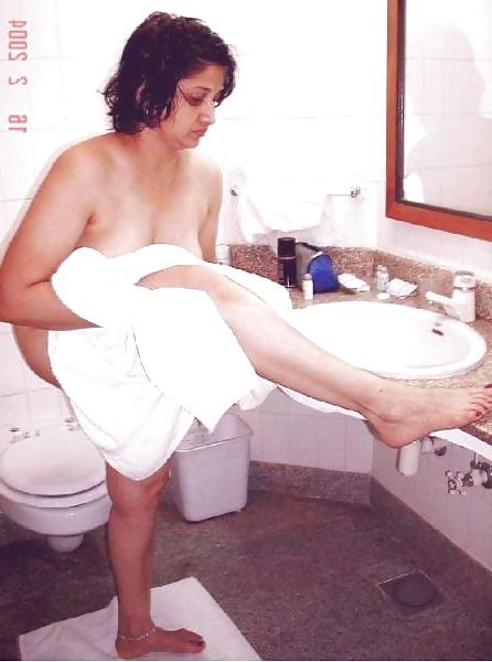 25P Nude Indian Aunties Series