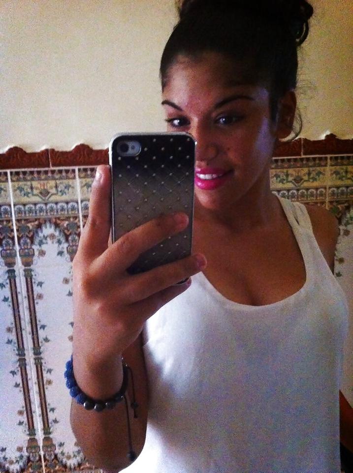 20P Beurette Visage a Sperme 24