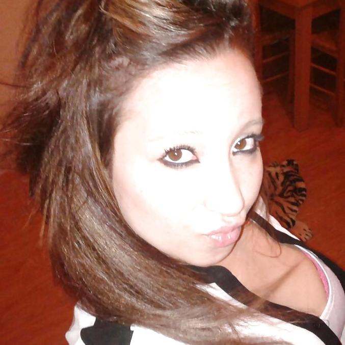 20P Beurette Visage a Sperme 25