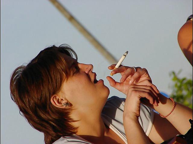 25P Hot Smoking Women