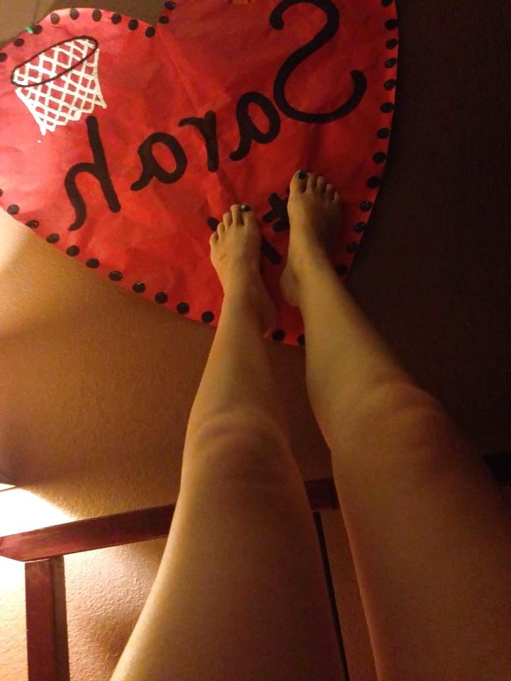 16P Slutty American College Teen Sarah, Showing All On KIK