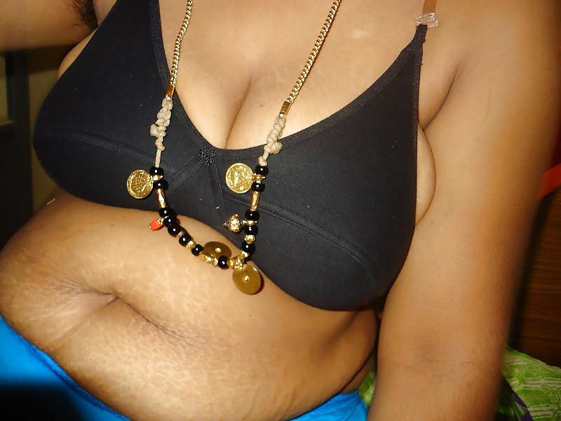 25P Indian Aunty Show 24