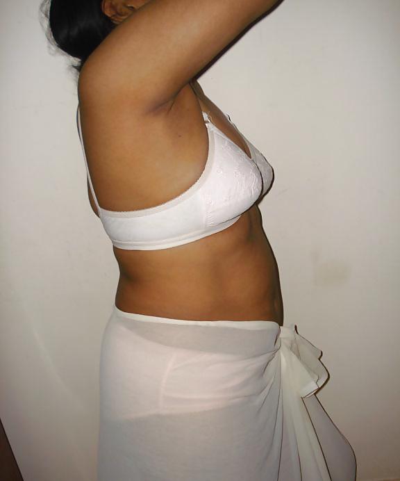 25P Indian Aunty Show 24