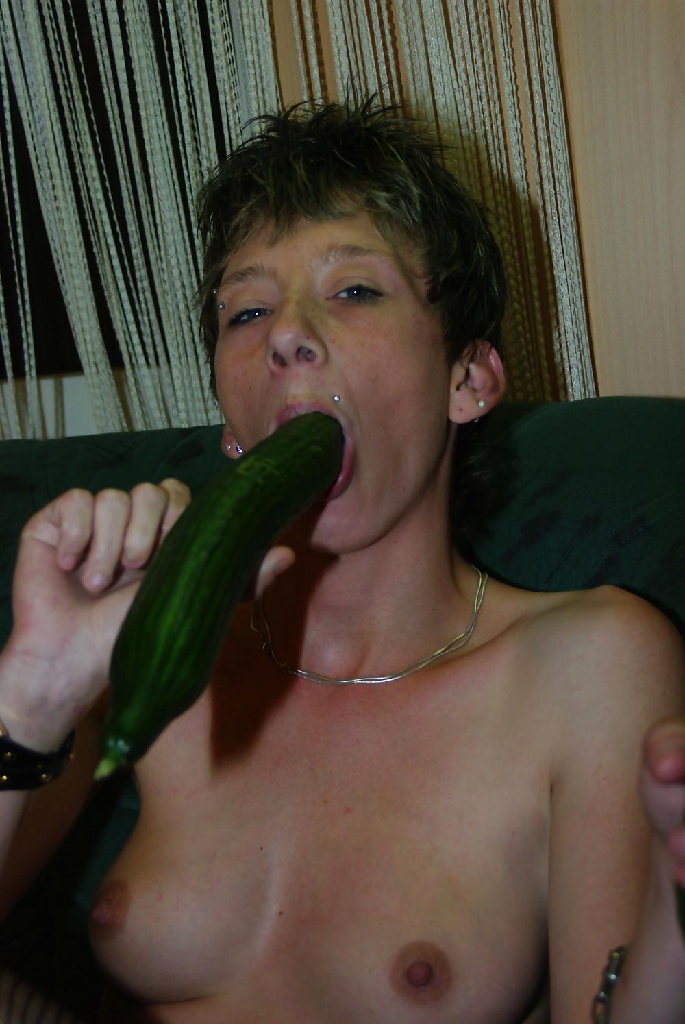 19P Wet and horny german milf and her new  toys