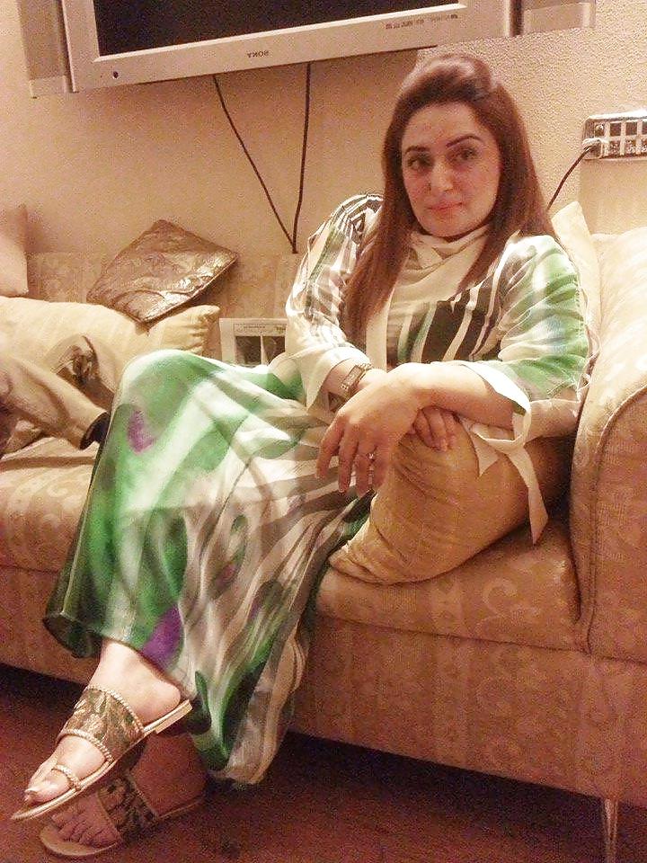 20P Big boobs paki milf