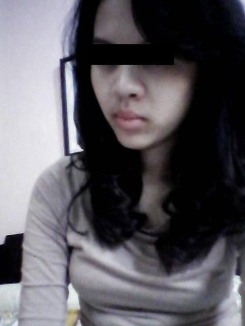 12P Indonesian- jilbab bugil lagi