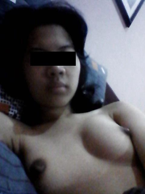 12P Indonesian- jilbab bugil lagi