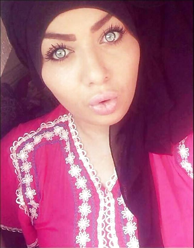 25P Beurette Land 2 L'attaque Du Hijab 