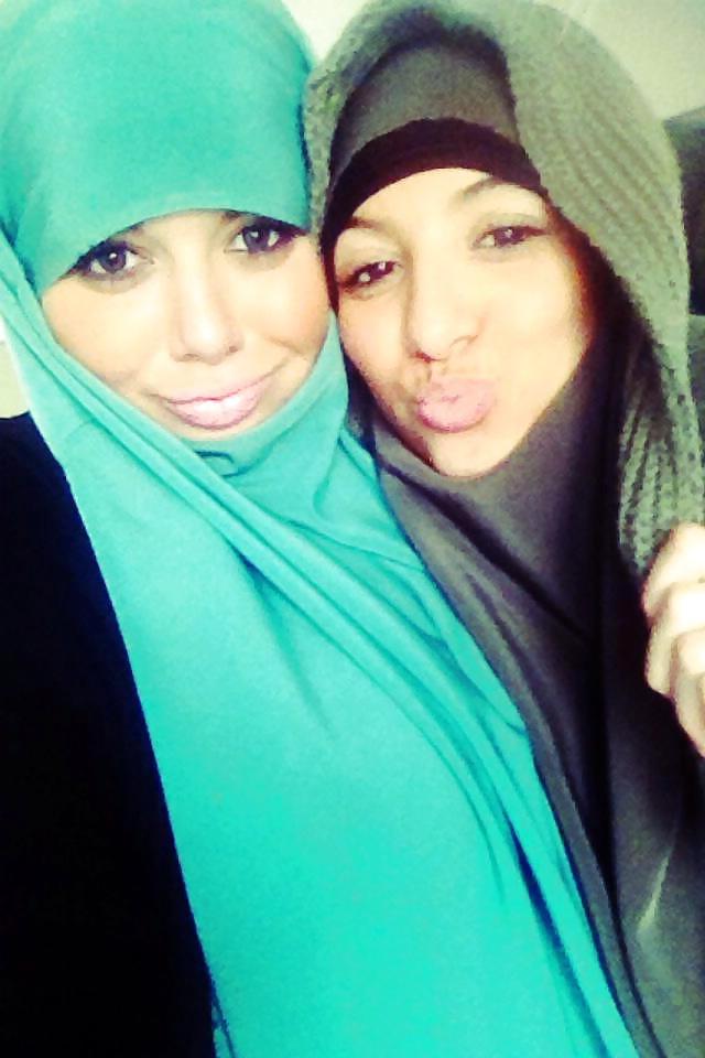 25P Beurette Land 2 L'attaque Du Hijab 