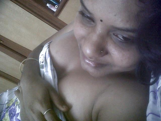 25P Sexy Indian MILF