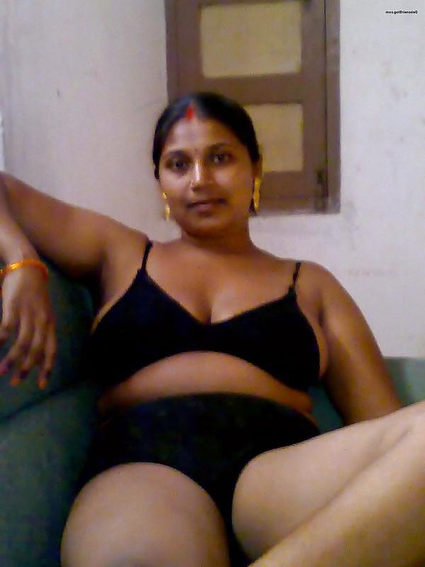25P Sexy Indian MILF