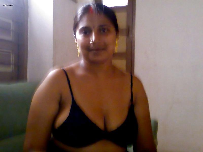 25P Sexy Indian MILF