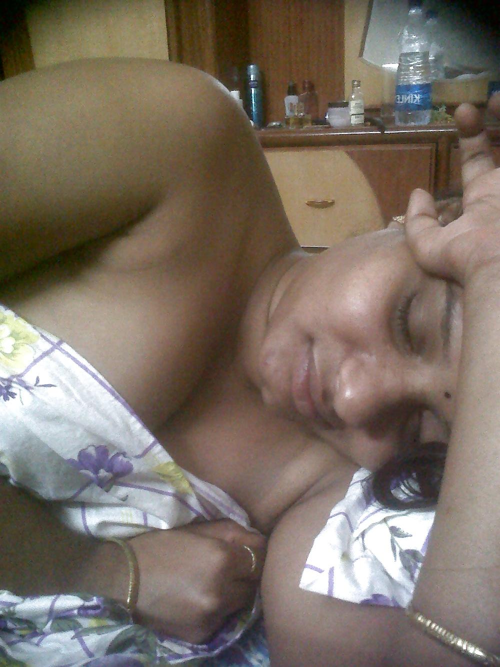 25P Sexy Indian MILF