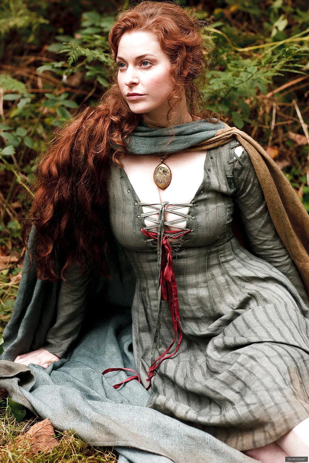 21P Game of Thrones Babes